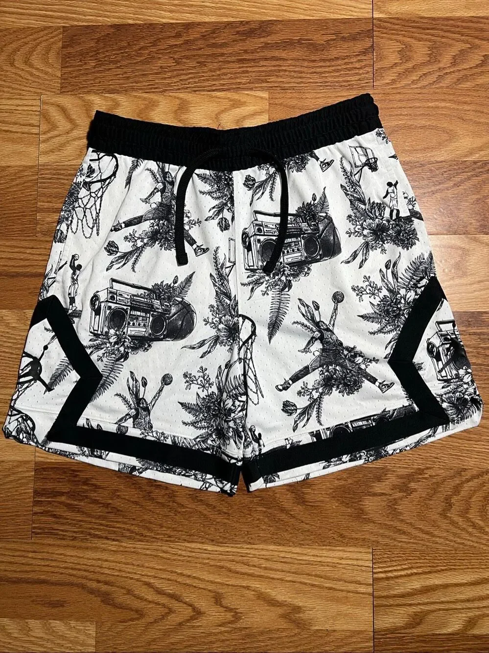 Jordan Sport Men's Dri-FIT Floral Jumpman Diamond Shorts Large